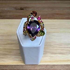 Elegant Gold and Purple Heart Ring